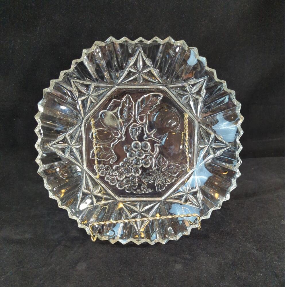Vintage Federal Glass Pioneer Clear 11" Crimped Fruit Bowl Intaglio Medallion